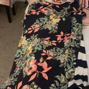 Flower dress with stripes on back